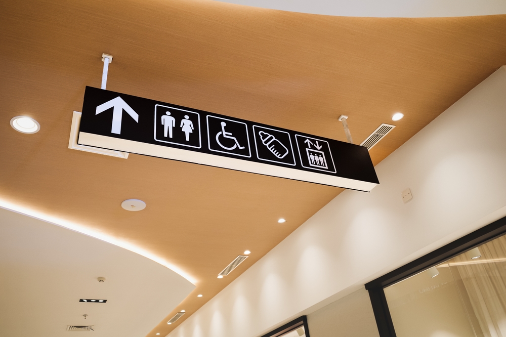 directional signage improves the customer experience